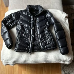 Shiny / metallic black puffer coat